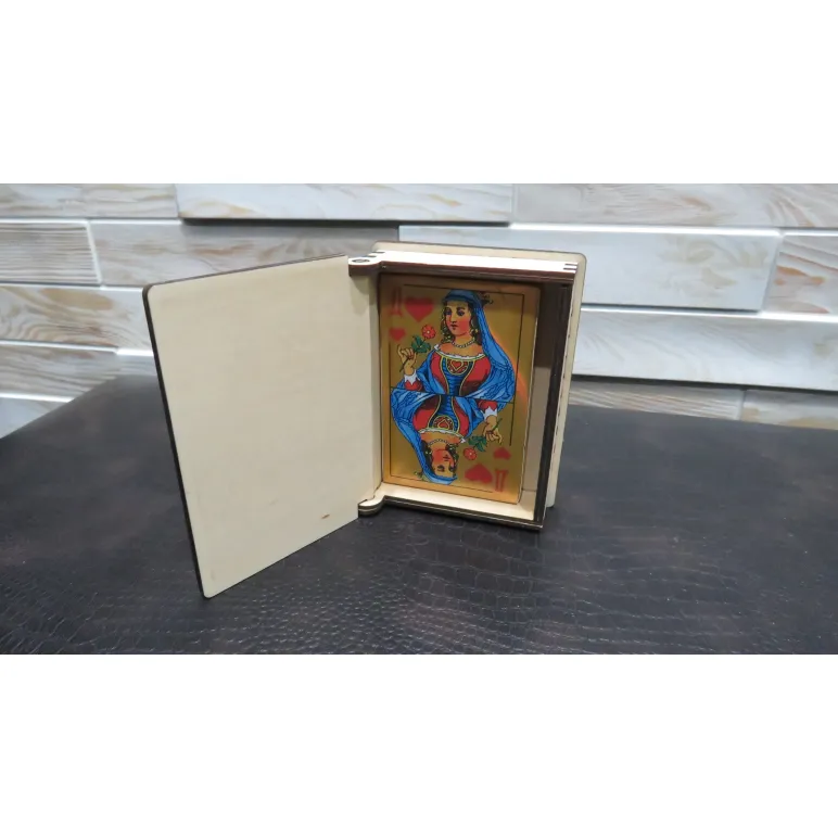 Подарочная шкатулка-футляр для игральных карт